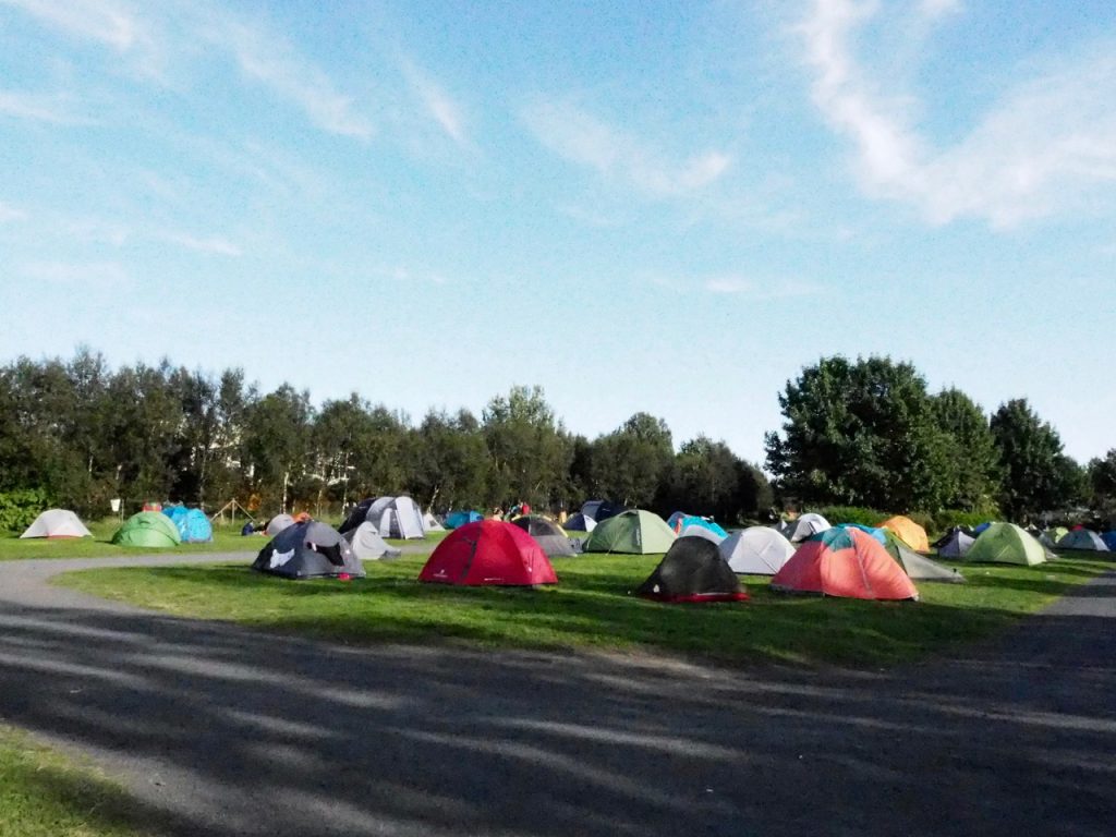 レイキャヴィク・キャンプサイトには数多くのテント