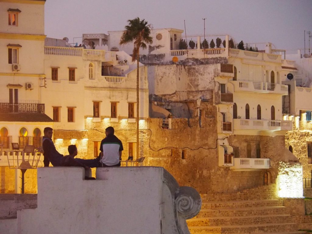 夕暮れのタンジェ。フェリーでモロッコを訪れる場合、入り口となる街だ